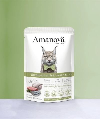 Pacote branco de comida húmida para gatos Amanová com lince e texto sobre ingredientes e benefícios