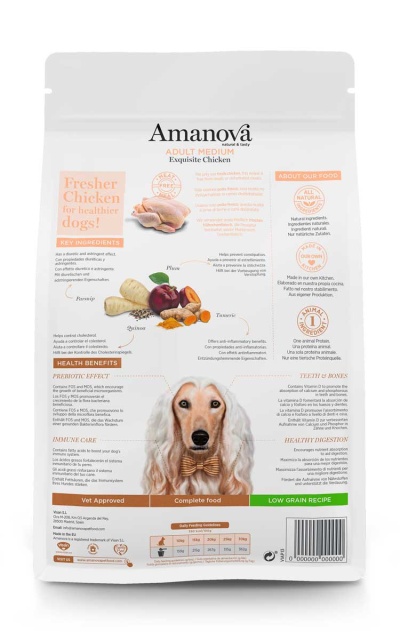 Pacote branco de ração Amanova Adult Medium Exquisite Chicken com informações do produto e imagem de frango.