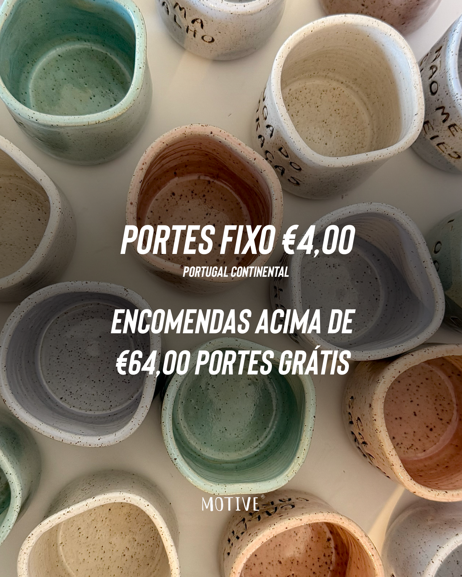 Copinho de Café NÃO ME CHATEIES Vasos de cerâmica coloridos com acabamento esmaltado e inscrições na lateral