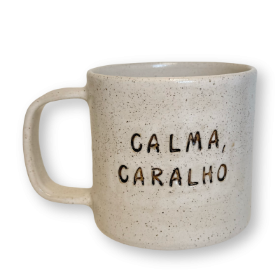 https://www.motiveceramica.com/product/caneca-calma-caralho-branco-vintage