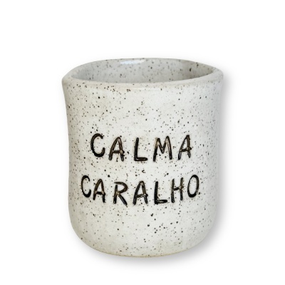 https://www.motiveceramica.com/product/copinho-calma-caralho-branco-vintage