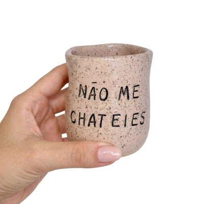 https://www.motiveceramica.com/product/copinho-nao-me-chateies-rosa-nude