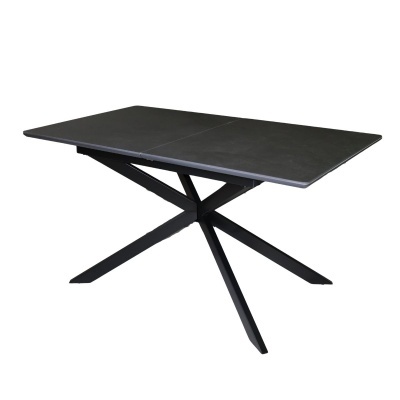 Mesa de jantar preta retangular com suporte metálico