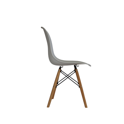 Cadeira moderna cinzenta com pernas de madeira clara e estrutura metálica preta