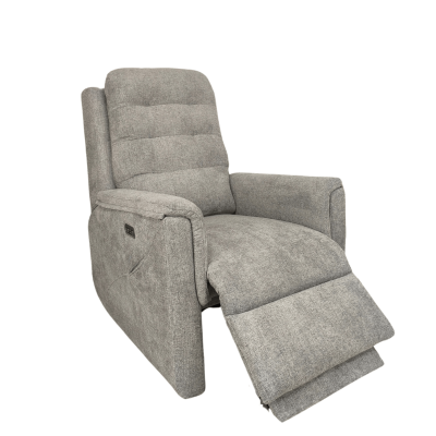 Poltrona reclinável cinza claro em tecido com apoio para pernas estendido
