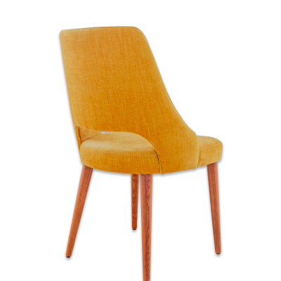 Cadeira amarela com pernas de madeira