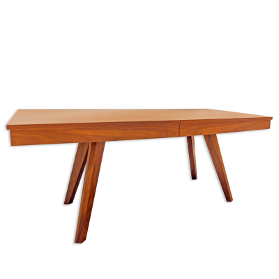 Mesa de madeira retangular com pernas inclinadas em fundo preto