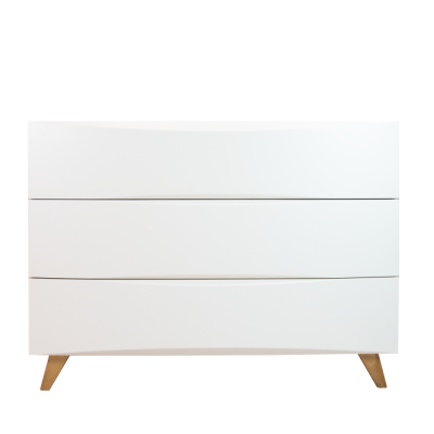 Cómoda branca com três gavetas e pés de madeira
