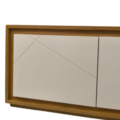 móvel de madeira com portas brancas e linhas geométricas em relevo