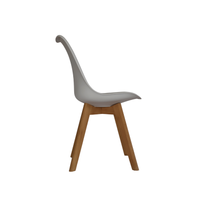 Cadeira cinzenta com pernas de madeira clara
