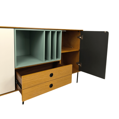 Aparador moderno em madeira com gavetas e compartimentos