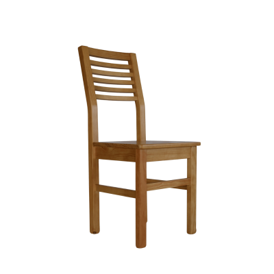 Cadeira de madeira clara com encosto de ripas