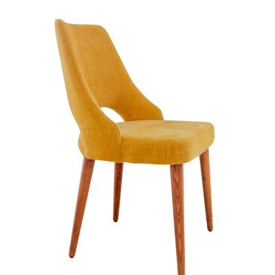 Cadeira amarela mostarda com pernas de madeira
