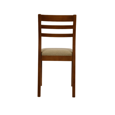 Cadeira de madeira castanha com assento estofado beige