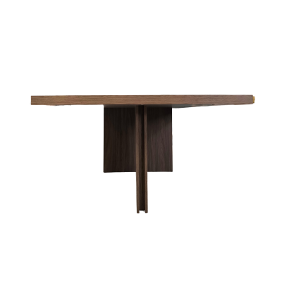 Mesa de madeira escura vista de lado sobre fundo branco