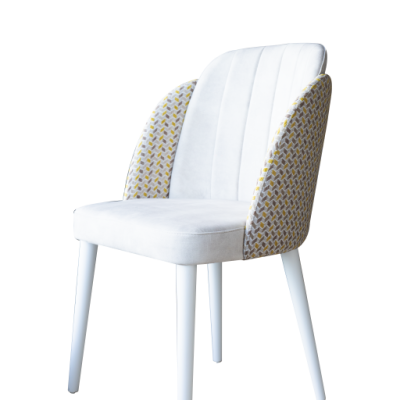 Cadeira branca com tecido padrão amarelo e cinza nas laterais
