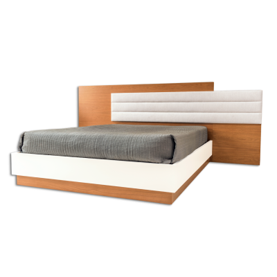 Cama de casal com estrutura em madeira castanha e cabeceira acolchoada cinza