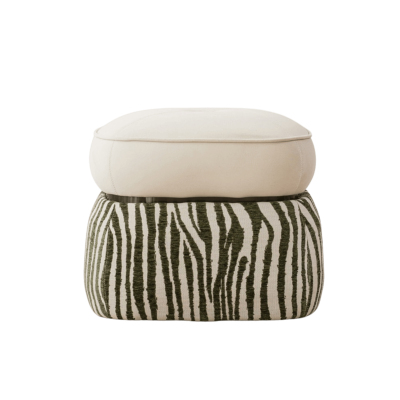 Pufe com almofada bege e base com padrão riscas verdes e bege