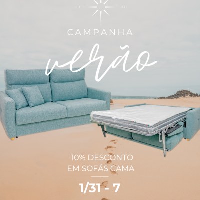 Sofá cama azul claro aberto na praia com texto de campanha de verão e desconto