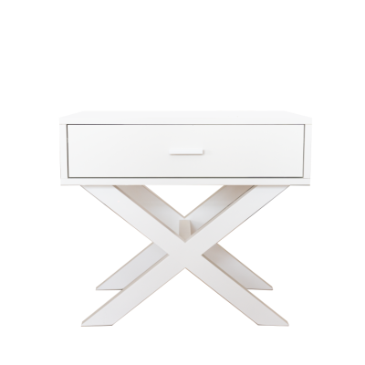 Mesa de cabeceira branca com estrutura em cruz em madeira e um puxador