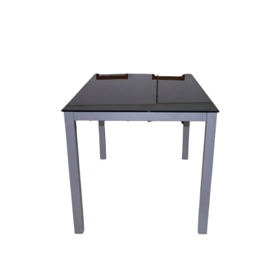 Mesa quadrada com tampo em vidro preto e pernas cinza