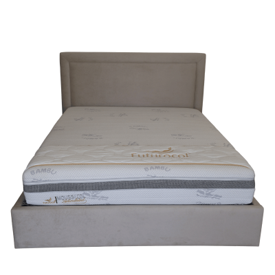 Cama com colchão branco Futurocor e cabeceira cinza claro