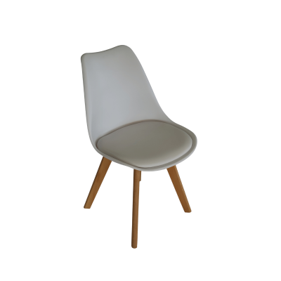 Cadeira cinzenta com pernas de madeira