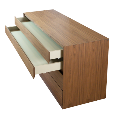 Móvel de madeira castanha com duas gavetas abertas e interior branco