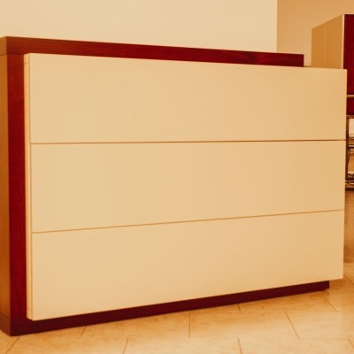 Cómoda de madeira com gavetas brancas num interior moderno