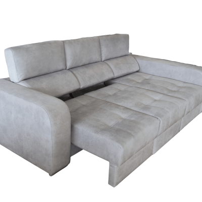 Sofá-cama cinza claro em tecido com encostos reclináveis e braços largos arredondados.