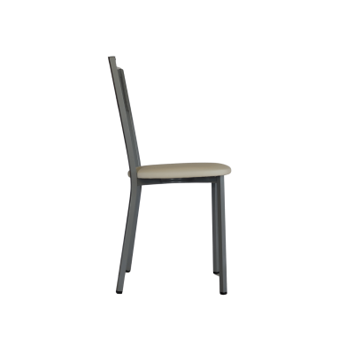 Cadeira cinzenta com assento bege vista de perfil