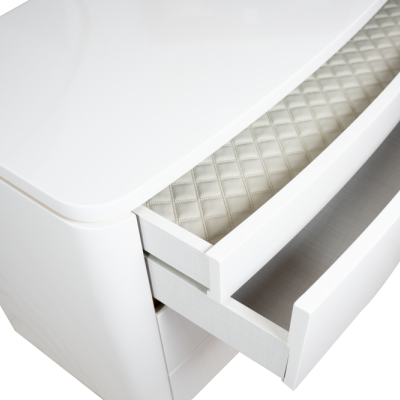 Móvel branco moderno com gavetas abertas mostrando interior acolchoado cinza