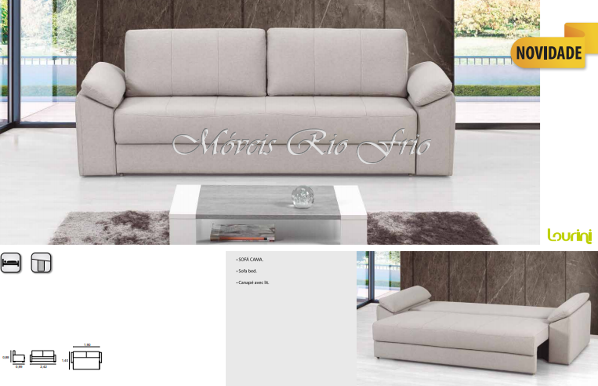 Sofá cinza claro estofado em sala moderna com texto Móveis Rio Frio e etiqueta NOVIDADE