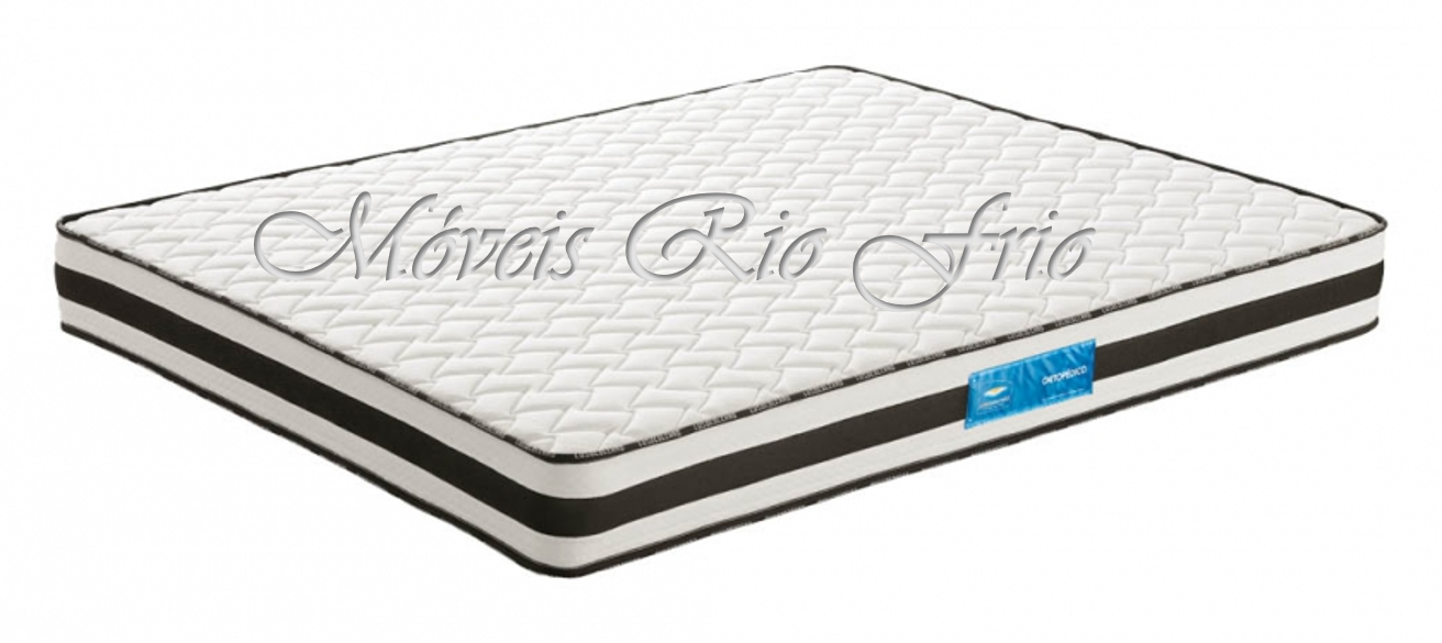 Colchão acolchoado branco com faixa preta e etiqueta azul