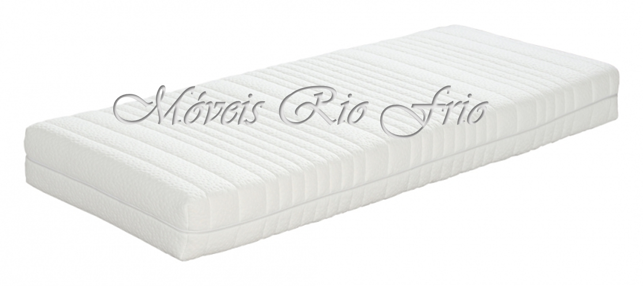 Colchão branco com padrão de linhas verticais e textura acolchoada