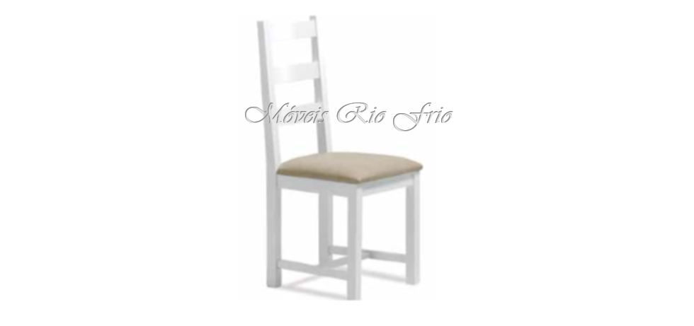 Cadeira branca de madeira com assento estofado bege