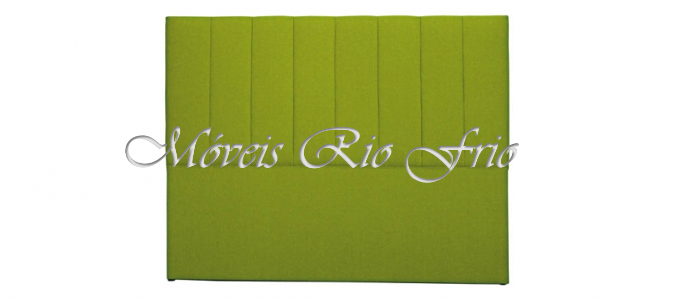 Painel estofado verde com costuras verticais
