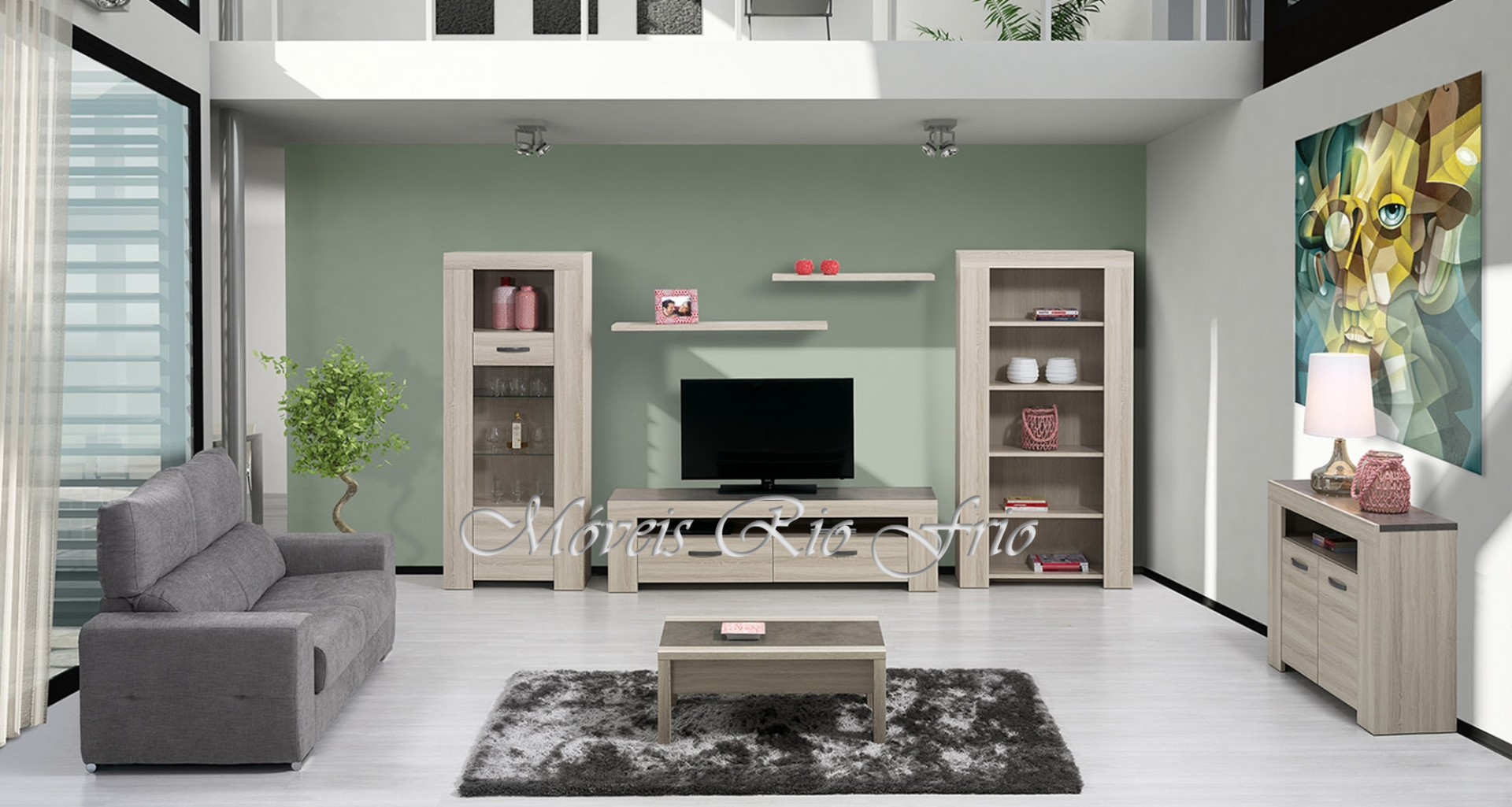 Sala de estar com móveis de madeira clara e sofá cinza