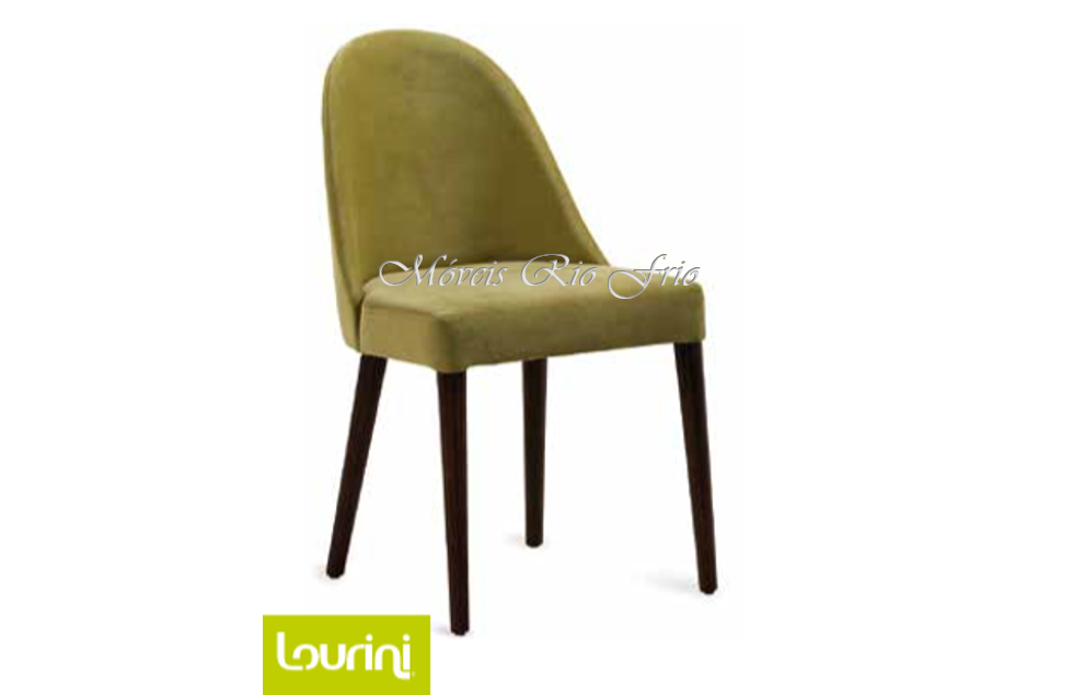 Cadeira de sala verde com pernas em madeira escura