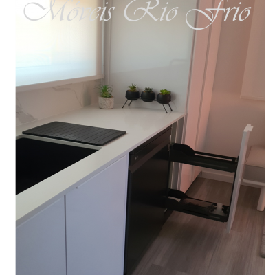Cozinha&#x20;com&#x20;Ilha&#x20;Termolaminado