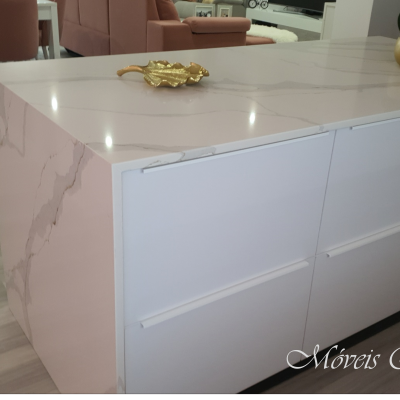 Cozinha&#x20;com&#x20;Ilha&#x20;Termolaminado