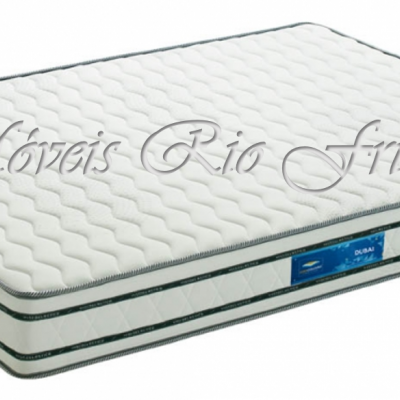 Colchão branco com padrão de matriz de bolhas e etiqueta azul Monais Rio Frio