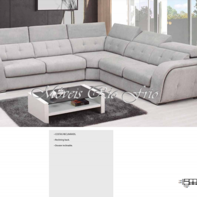 Sofá de canto cinza claro em tecido com encostos ajustáveis