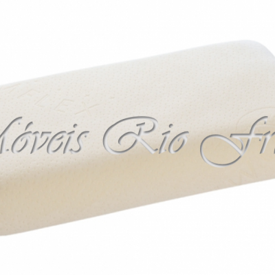 Travesseiro branco de espuma de memória com textura e formato curvado