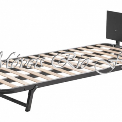 Estrado de cama metálico preto com ripas de madeira e cabeceira preta