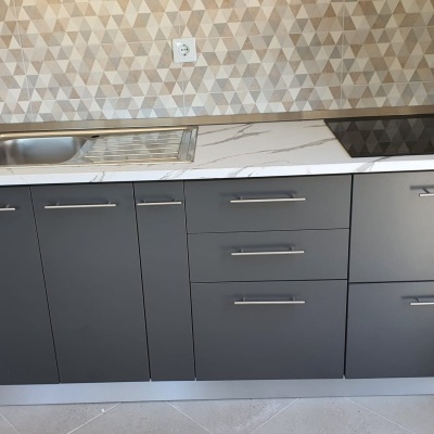 Cozinha&#x20;Cinzento&#x20;escuro&#x20;e&#x20;Cinza