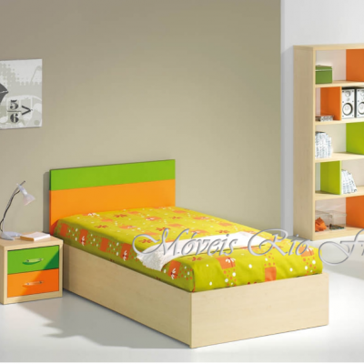 Quarto juvenil com cama, mesa de cabeceira e estante coloridas