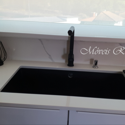 Cozinha&#x20;com&#x20;Ilha&#x20;Termolaminado