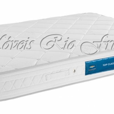 Colchão branco com padrão de losangos e etiqueta azul 'TOP CLASS'