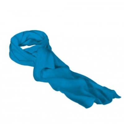 Lenço azul em tecido liso enrolado